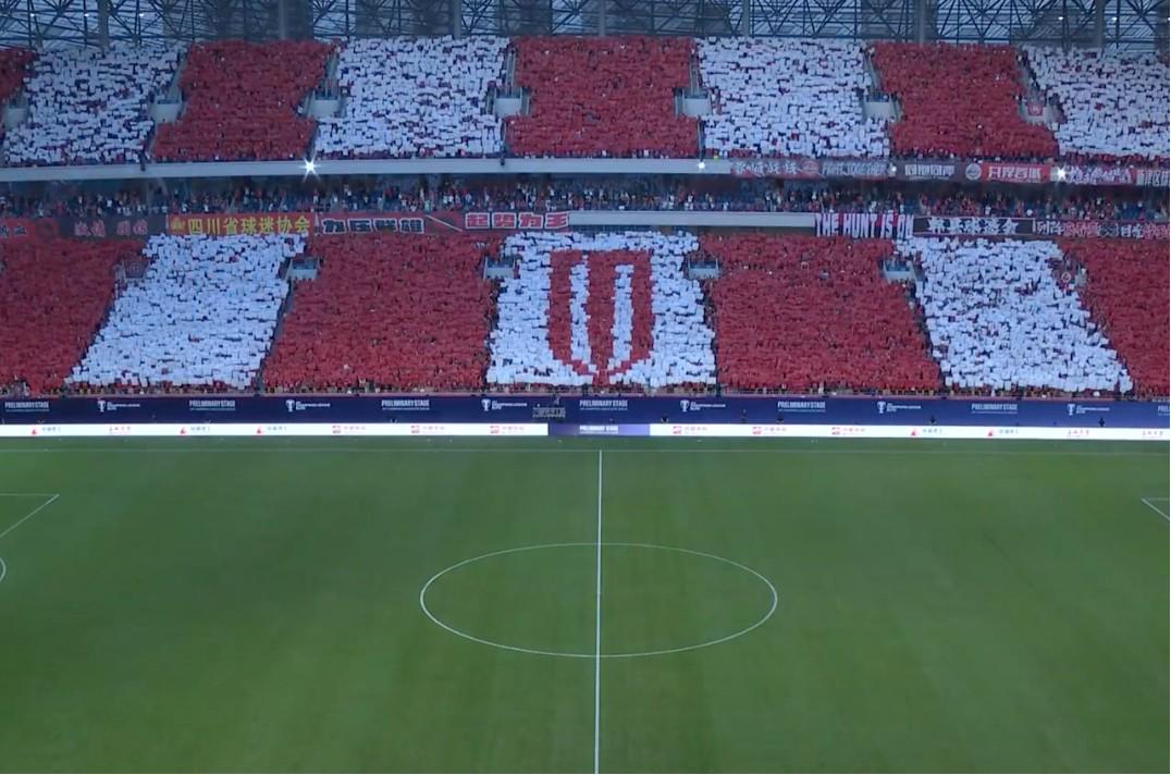 为球队助威, 主场对战曼