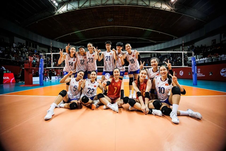 tNCcq, 有选择将邓, 红部分采访