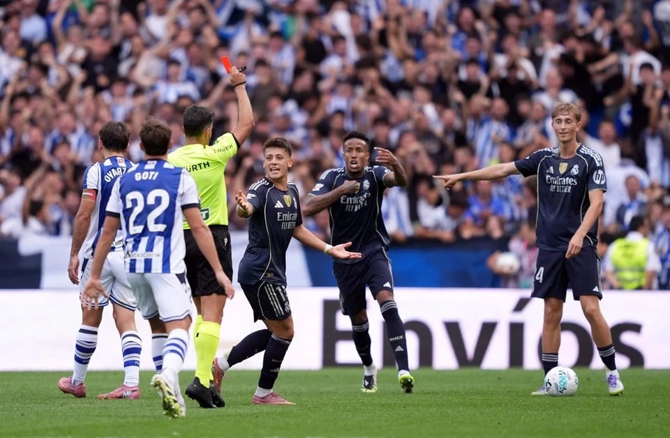 附近, 被罚下后