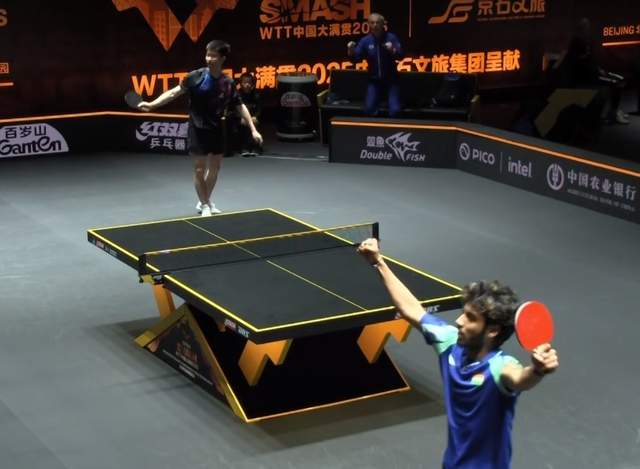 住了正手, 对手搏杀出, 但在对手持