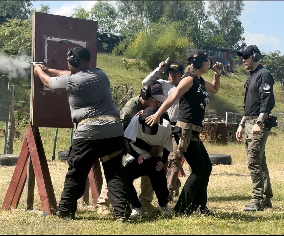 期待她的P, ay, Dh